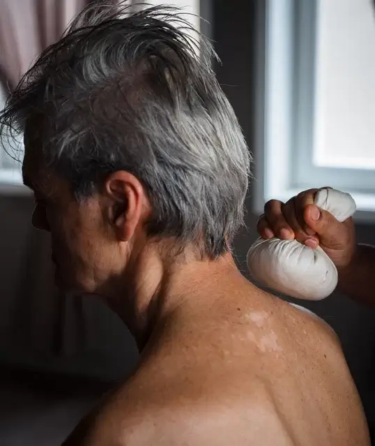 Ayur Panchakarma Kur massage